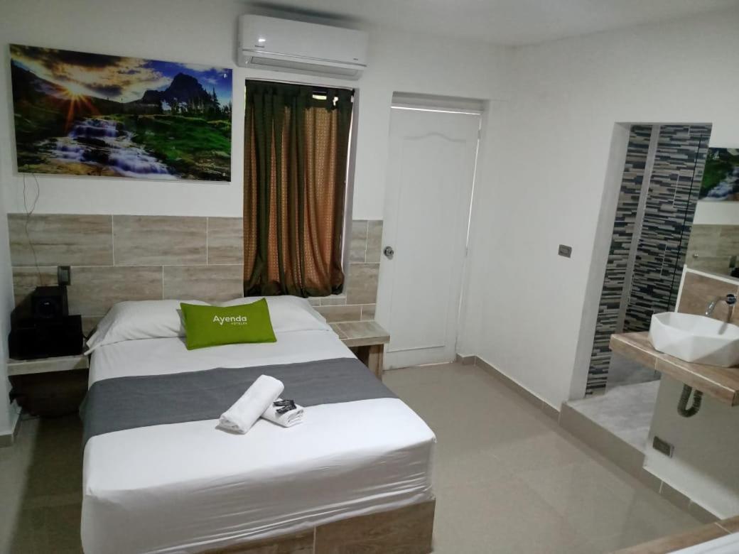 Hotel Brisas Medellín Kültér fotó