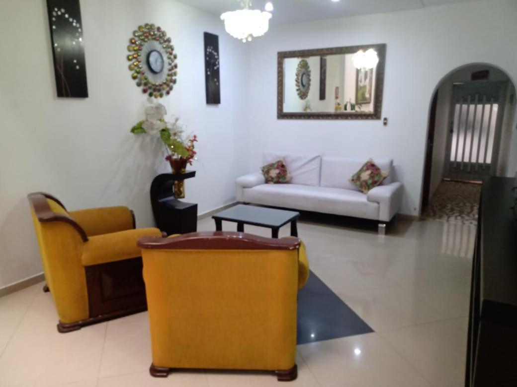Hotel Brisas Medellín Kültér fotó