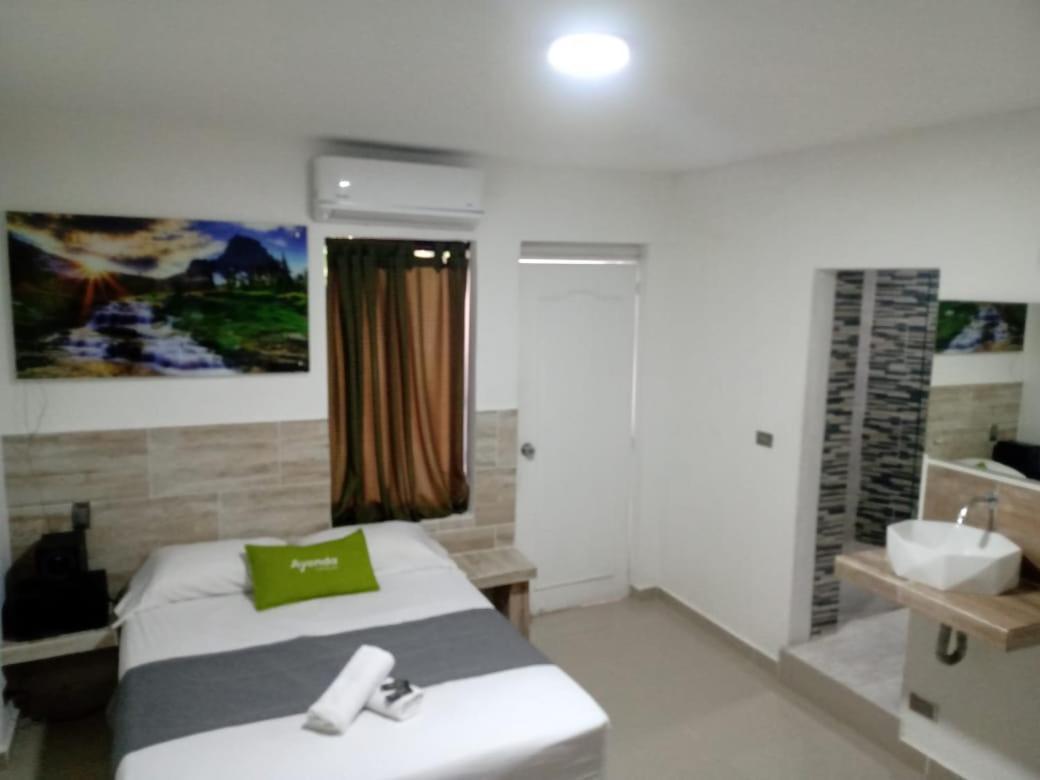 Hotel Brisas Medellín Kültér fotó