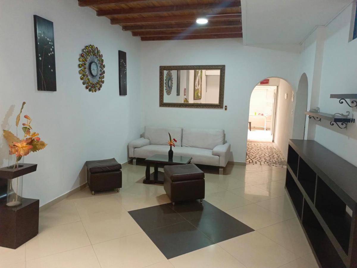 Hotel Brisas Medellín Kültér fotó