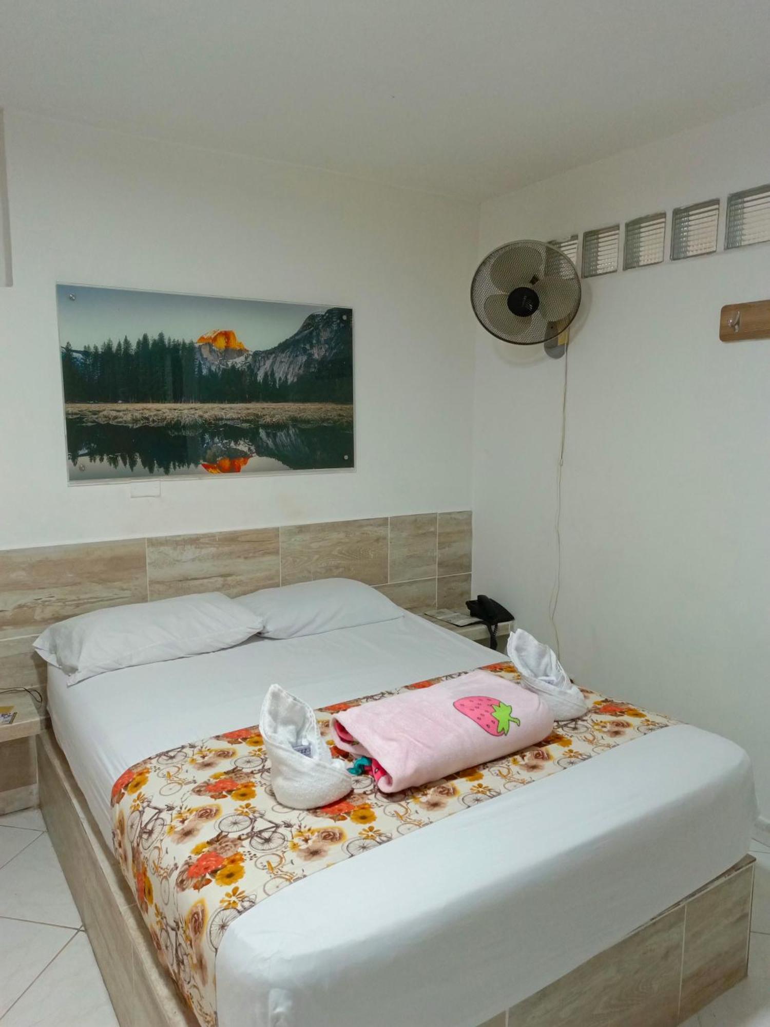 Hotel Brisas Medellín Kültér fotó
